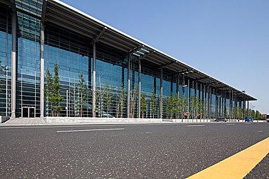 拯救全员躺平的世界《躺平了》3月14日上市